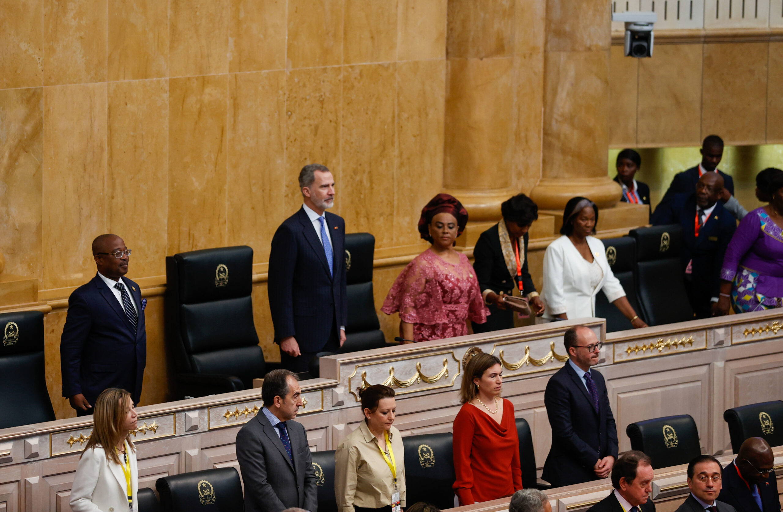 Felipe VI, avec la présidente de l'Assemblée nationale d'Angola, Carolina Cerqueira, avant son discours