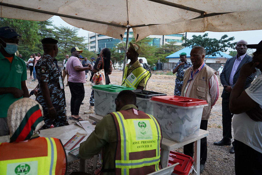 L'ancien président sud-africain, Thabo Mbeki, observant les élections présidentielles nigérianes.  Crédit photo : Groupe d'observateurs du Commonwealth