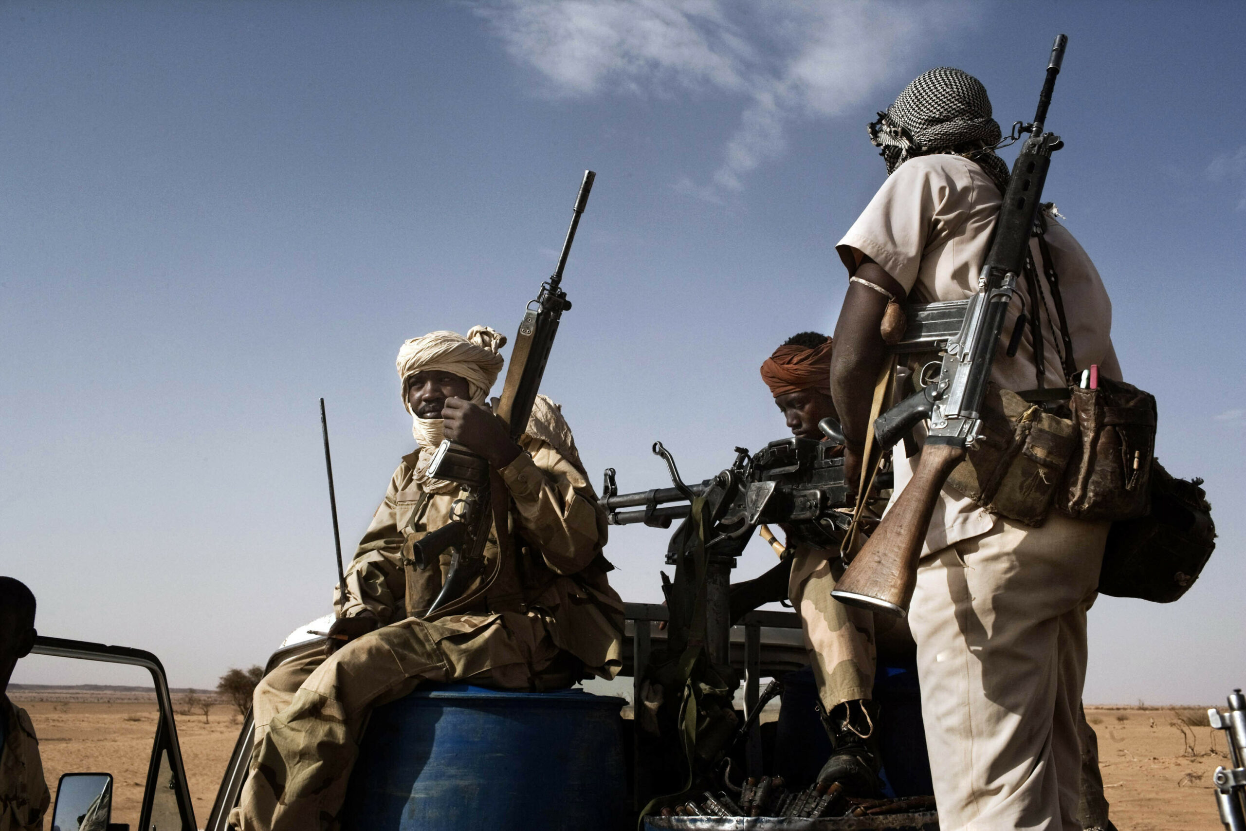 Explosions à Khartoum alors que l'armée renouvelle son appel aux volontaires