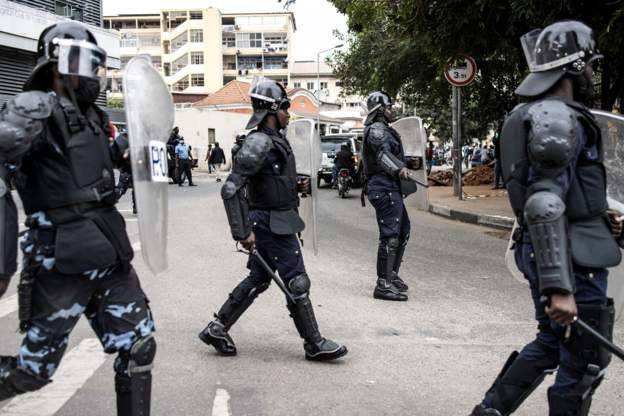 Angola police