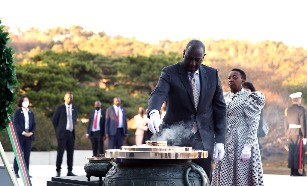 Le président kenyan William Ruto, qui appelle à un changement de discours lors du Sommet africain sur le climat, lors d'une visite en Corée du Sud.  Crédit : KOCIS/Jeon Han.