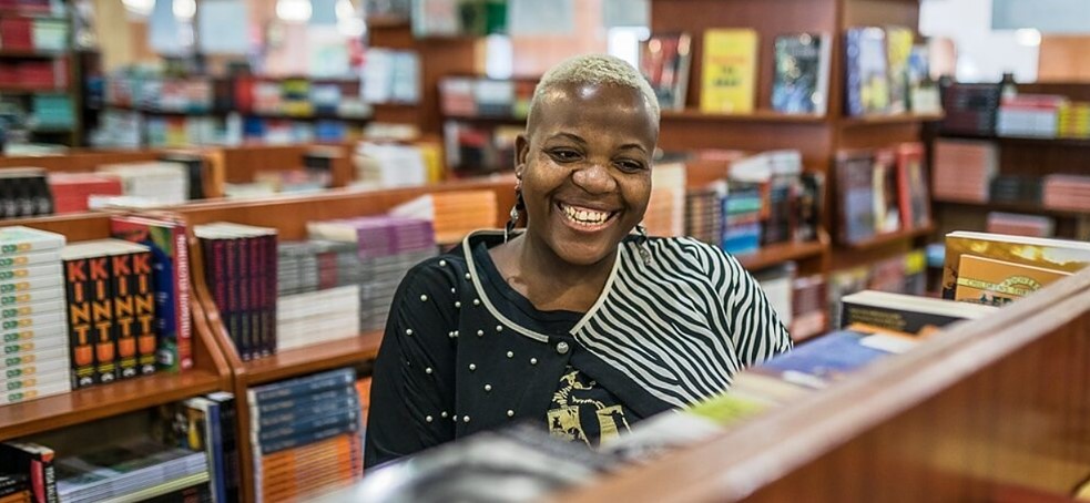 Zukiswa Wanner est un écrivain primé de romans et de non-fiction né en Zambie.  Crédit : Goethe-Institut.