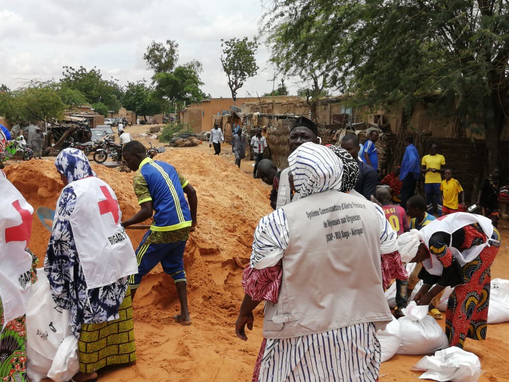 Les habitants du Niger se rétablissent après les inondations de 2020. Crédit : CRN.