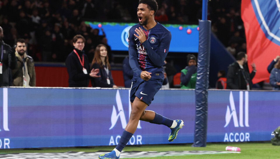 Ibrahim Mbaye #49 du Paris Saint-Germain célèbre son premier but lors du match de Ligue 1 McDonald's entre le Paris Saint-Germain et le Stade Rennais au Parc des Princes le 06 décembre 2025, à Paris, France.