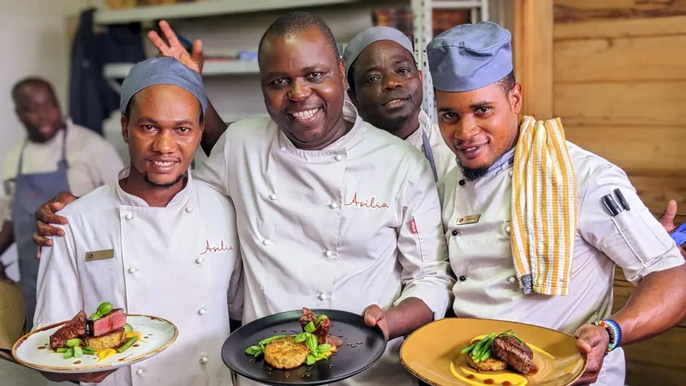 Chef Tonderai et ses stagiaires, Tanzanie.