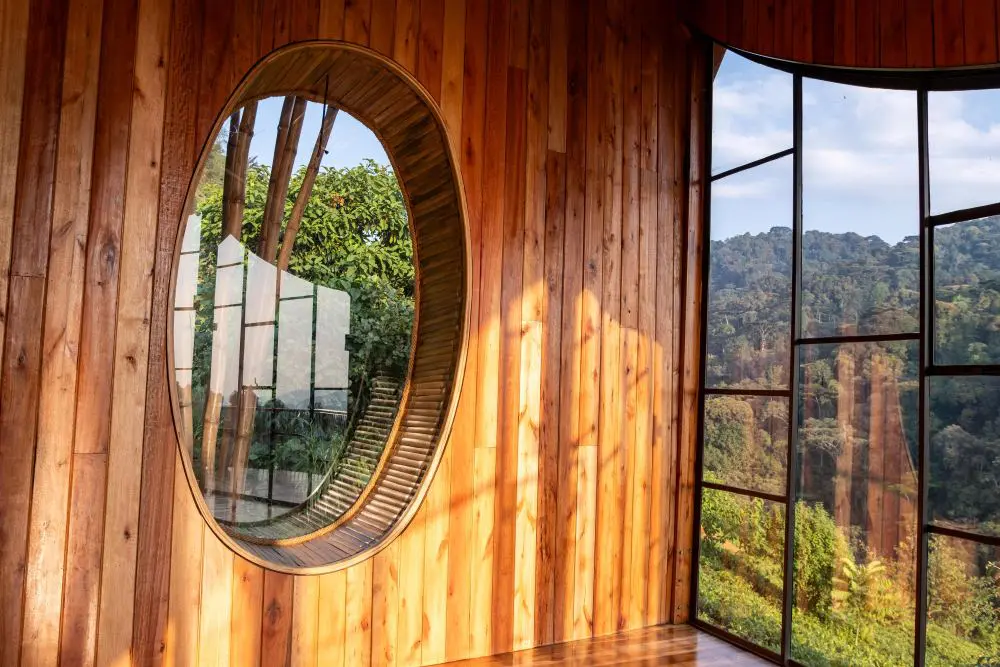 Intérieur de la suite d'hôtes à Erebero Hills, Bwindi, Ouganda.