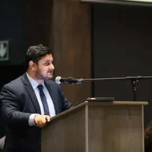 Sarupen : Le DA a connu sa meilleure croissance lorsque notre chef n'était pas au Parlement