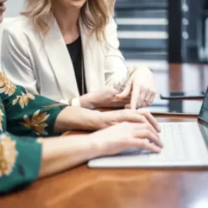 Objectif, diriger, conduire ; mise en garde pour les femmes de carrière
