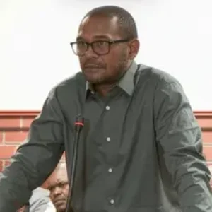 Le juge Madlanga rejette les excuses d'Adams et l'accuse de ne pas prendre la commission au sérieux