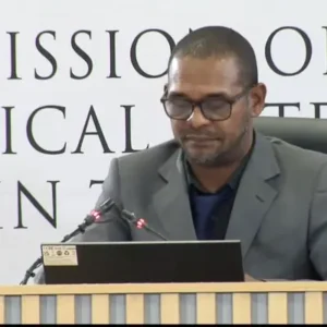 Adams accuse Mkhwanazi et Khumalo d'abus de pouvoir
