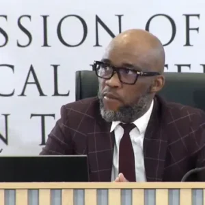 Matlala menace d'intenter une action en justice pour suspendre le témoignage de Madlanga après que l'avocat principal soit tombé malade