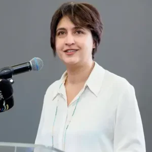 L'UWC honore l'avocate Adila Hassim SC pour sa carrière en faveur de ceux qui ont le moins de pouvoir