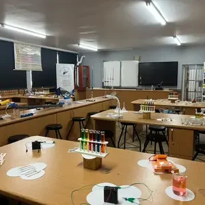 Élargir les opportunités STEM : quatre nouveaux centres d'enseignement et d'apprentissage des sciences ouverts dans l'Eden et le Central Karoo