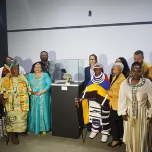 L'art mourant derrière les hommages d'Esther Mnguni à la Coupe du Monde