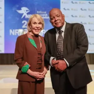 Deux chercheurs récompensés par le Lifetime Achievement Award lors des NRF Awards 2026