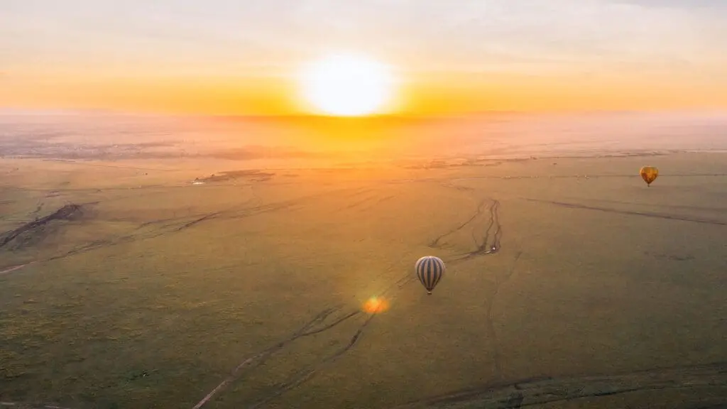 Safari en montgolfière au lever du soleil
